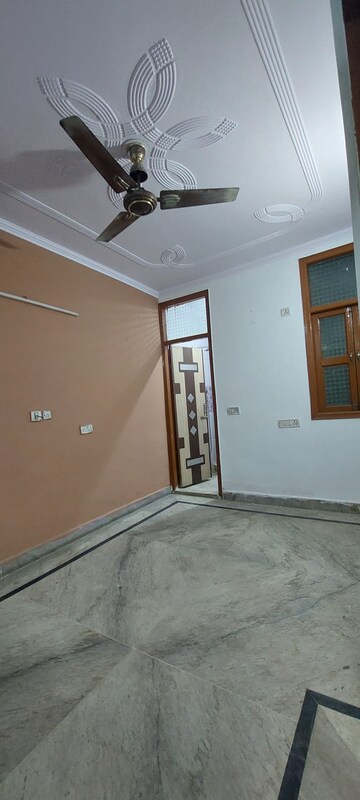 Master Bedroom in 2 BHK Builder Floor at Govindpuri – for Rent
