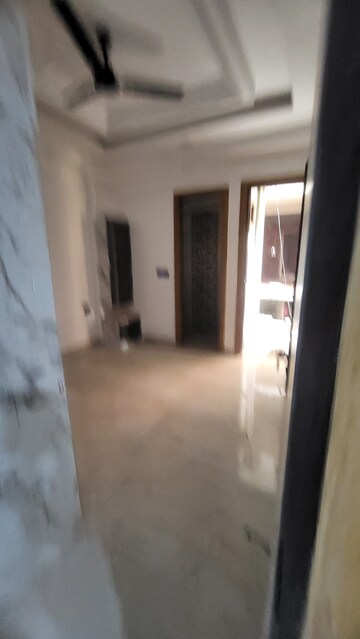 Furnished Amenities in 3 BHK Builder Floor at Knowledge Park V Greater Noida – for Sale