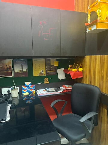  Office Space For Rent in Express Zone, Malad East