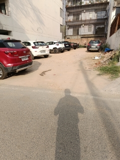 Plot For Sale in DLF Centre Court