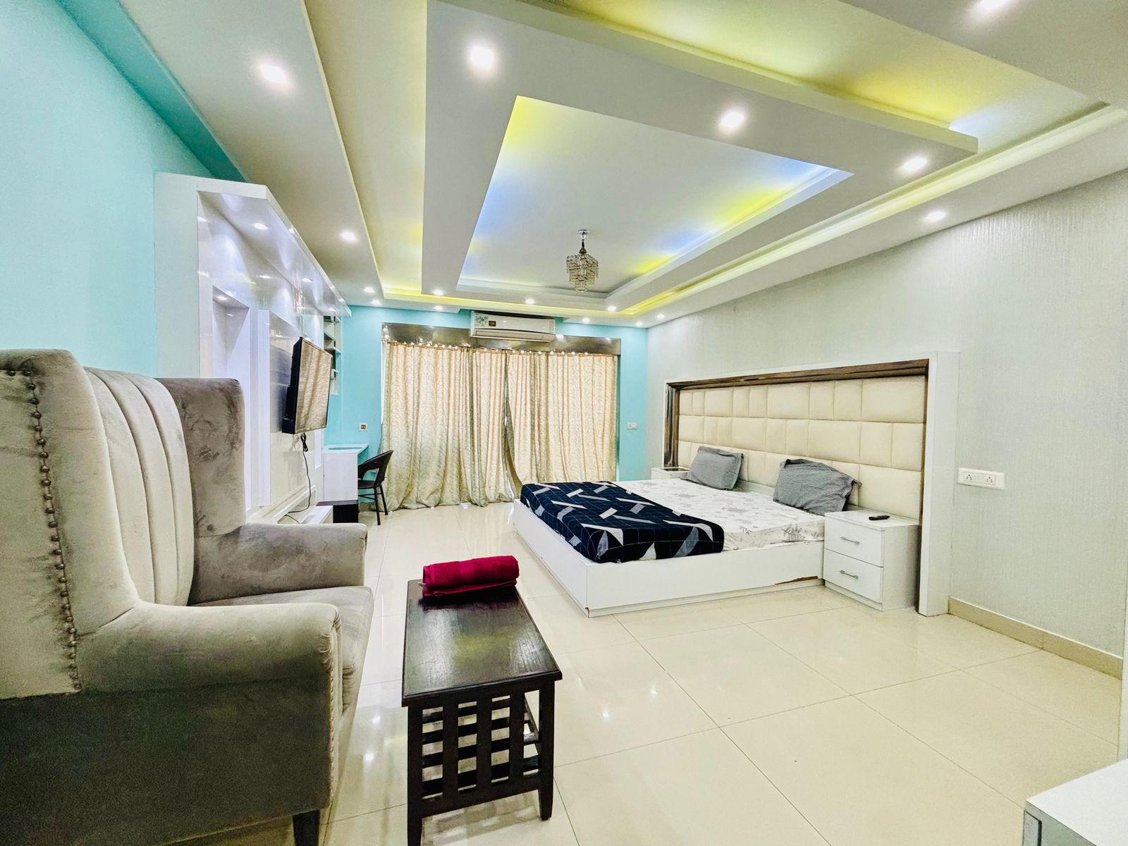 Rental Bedroom 700 Apartment in Siddha Xanadu Studio