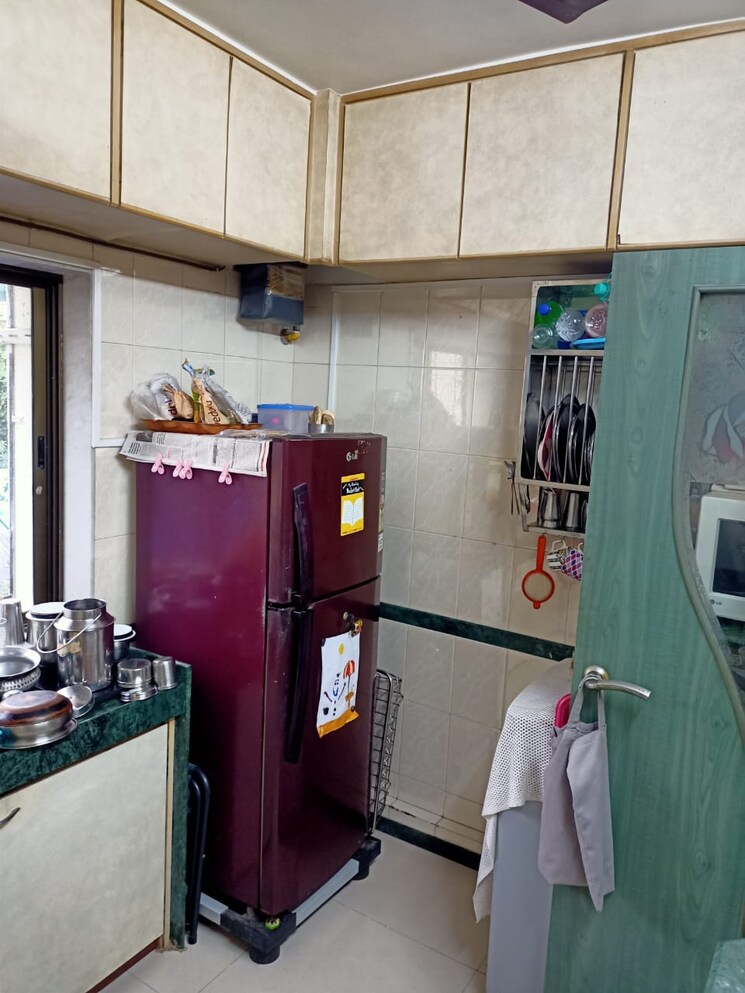 Kitchen, grace-classic 3 Bedroom 1000 Sq.Ft. Apartment In Khar West Mumbai 8465555