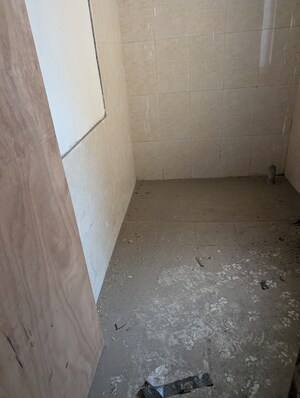 Bathroom in 3.5 BHK Apartment at Jaypee Greens Kosmos, Sector 134 – for Sale