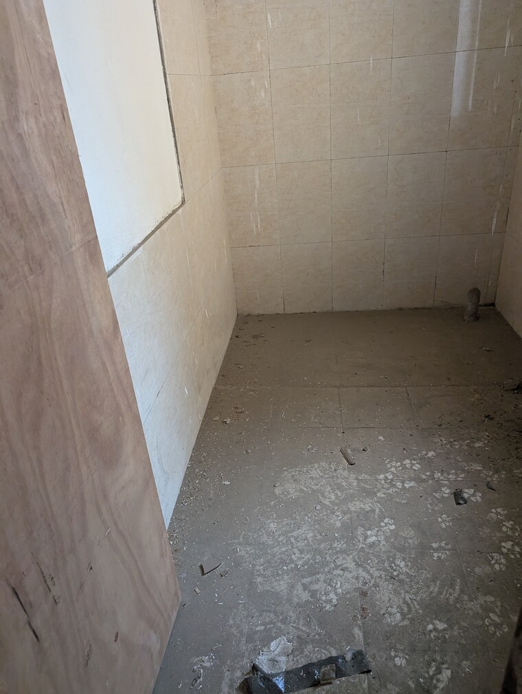 Bathroom, jaypee-greens-kosmos 3.5 Bedroom 1380 Sq.Ft. Apartment In Sector 134 Noida 8465693