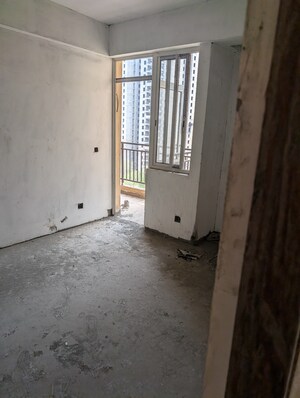 Master Bedroom in 3.5 BHK Apartment at Jaypee Greens Kosmos, Sector 134 – for Sale