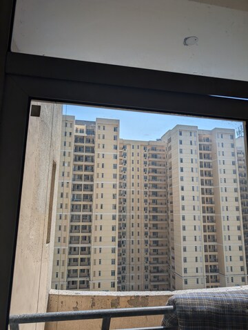 Living Room in 3.5 BHK Apartment at Jaypee Greens Kosmos, Sector 134 – for Sale