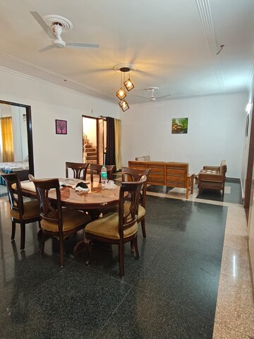 Swimming Pool in 3 BHK Builder Floor at Sector 46 – for Rent