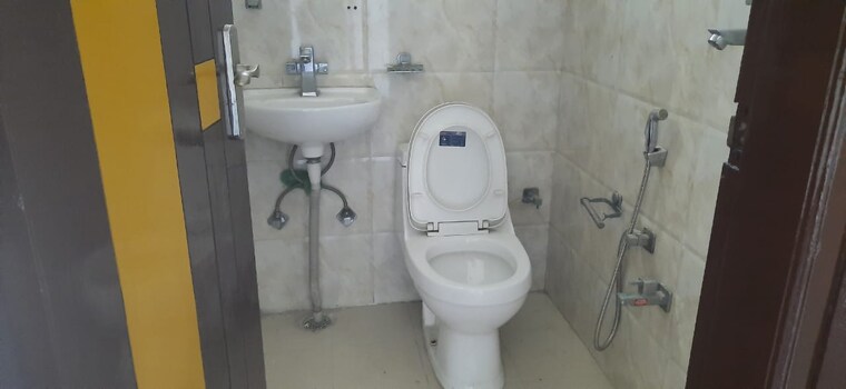 Bathroom, kohli-one-malibu-town 3 Bedroom 192 Sq.Yd. Builder Floor In Sector 47 Gurgaon 8465859