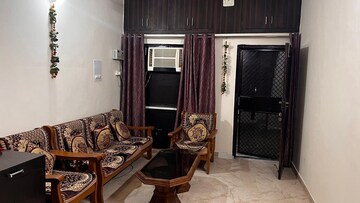Living Room in 2 BHK Builder Floor at Huda Market, Sector 31 – for Rent