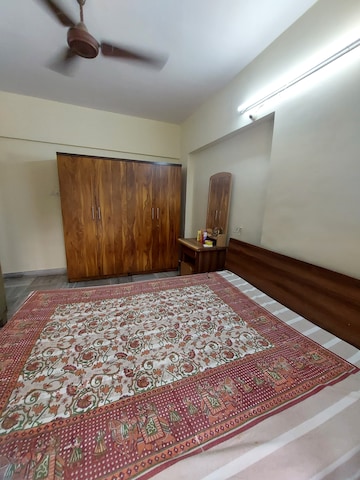 Bedroom in 2 BHK Apartment at Andheri East – for Rent