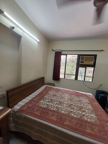 Bedroom in 2 BHK Apartment at Andheri East – for Rent