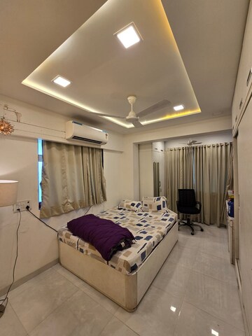 Bedroom in 2 BHK Apartment at Bandra West – for Rent