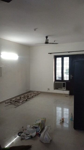 Master Bedroom in 2 BHK Apartment at Ansal Sushant Estate, Sector 52 – for Rent