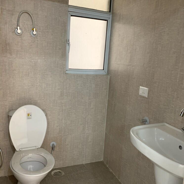 Bathroom, aditya-urban-homes 1 Bedroom 585 Sq.Ft. Apartment In Shahpur Bamheta Ghaziabad 8466189