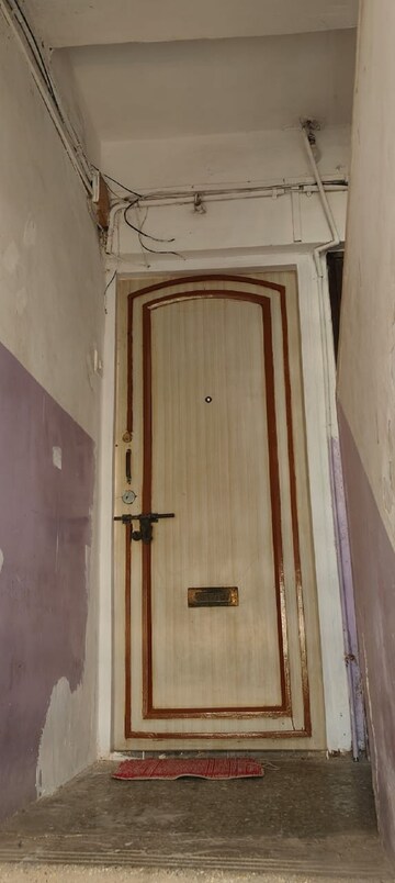  1 BHK Apartment at Bandra West – for Rent