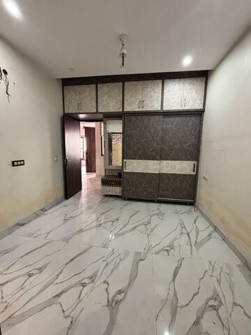Master Bedroom in 2 BHK Villa at Jhungian Road – for Rent