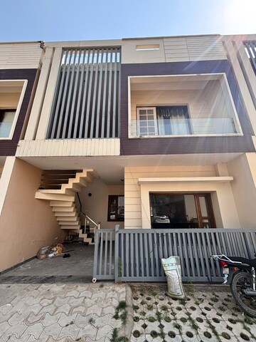 2 BHK Villa – Exterior View View at Jhungian Road - for Rent
