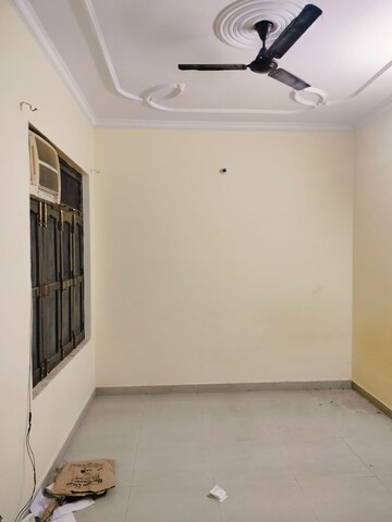 Master Bedroom in 2 BHK Builder Floor at Gomti Nagar – for Rent