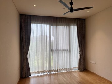Room in 3 BHK Apartment at Godrej Aqua, International Airport Road – for Rent