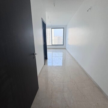  3 BHK Apartment at Oberoi Sky City, Borivali East – for Rent
