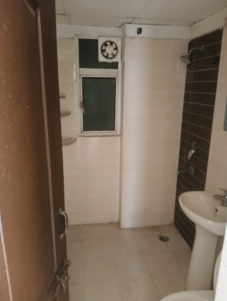 Bathroom, amrapali-zodiac 2 Bedroom 1075 Sq.Ft. Apartment In Sector 120 Noida 8466317
