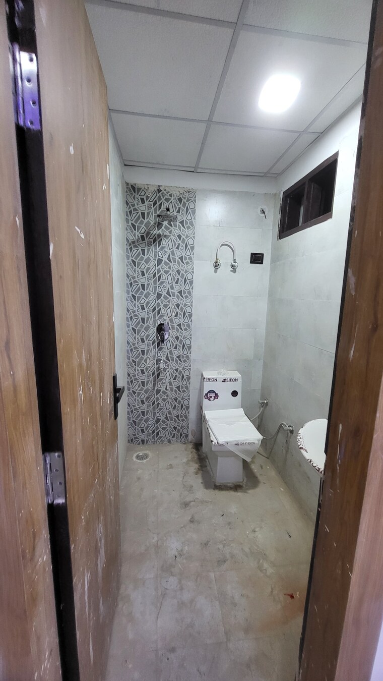 Bathroom, sector 1 greater noida 3 Bedroom 1400 Sq.Ft. Builder Floor In Sector 1 Greater Noida Greater Noida 8466337