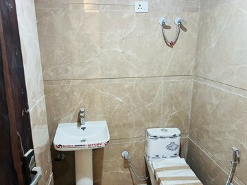 3 BHK Builder Floor For Sale in Chattarpur