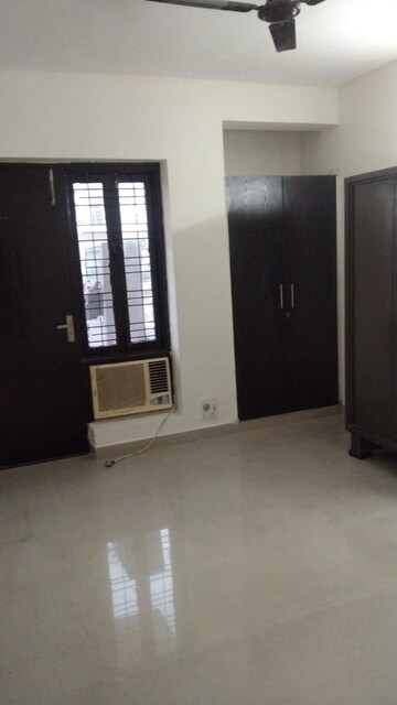 Master Bedroom in 3 BHK Apartment at Ardee City Palm Grove Heights, Sector 52 – for Rent
