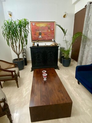 Furnished Amenities in 4 BHK Builder Floor at Safdarjung Enclave – for Sale