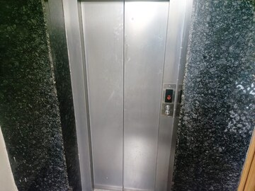 Furnished Amenities in 3 BHK Apartment at AS Tower, Sector 45 – for Rent
