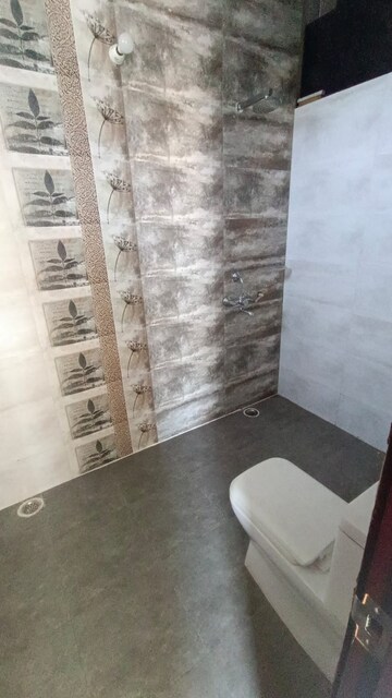 Bathroom in 1 BHK Builder Floor at Ansal Plaza Sector-23, Sector 23 – for Rent