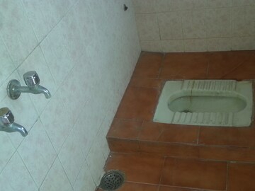 Bathroom in 1 RK Independent House at Rt Nagar – for Rent