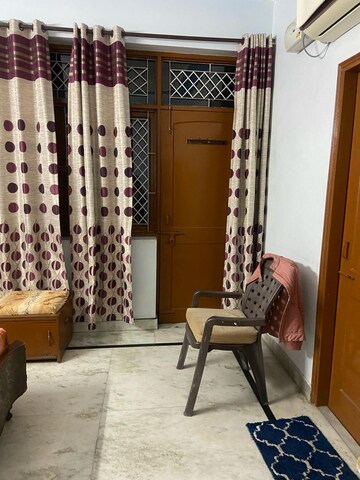 Master Bedroom in 1.5 BHK Builder Floor at Ansal Plaza Sector-23, Sector 23 – for Rent