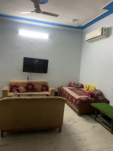 Bedroom in 1.5 BHK Builder Floor at Ansal Plaza Sector-23, Sector 23 – for Rent