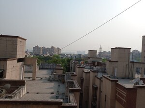 Living Room in 2.5 BHK Apartment at Alok Vihar, Sector 50 – for Sale