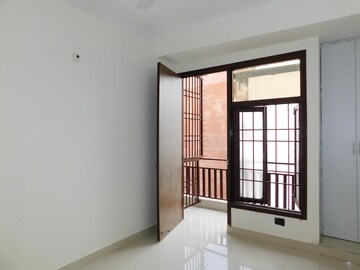 Master Bedroom in 1 BHK Builder Floor at Chattarpur – for Rent