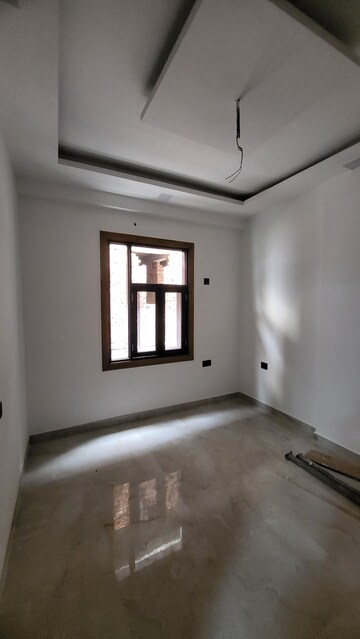 Master Bedroom in 3 BHK Builder Floor at Sector 1 Greater Noida – for Sale