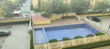 Room in 3 BHK Apartment at Maxblis Grand Kingston, Sector 75 – for Rent