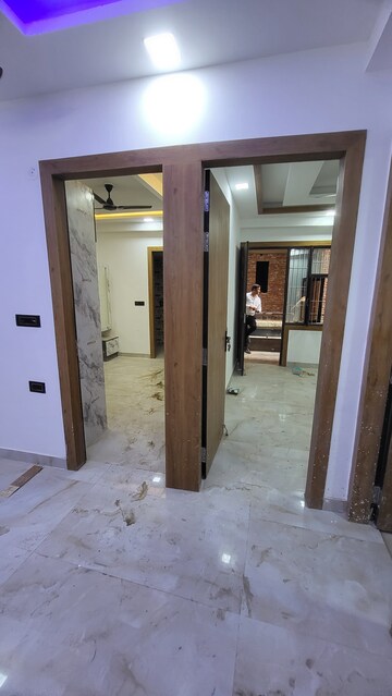 Master Bedroom in 3 BHK Builder Floor at Sector 1 Greater Noida – for Sale