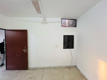 Master Bedroom in 1 BHK Builder Floor at Chattarpur – for Rent
