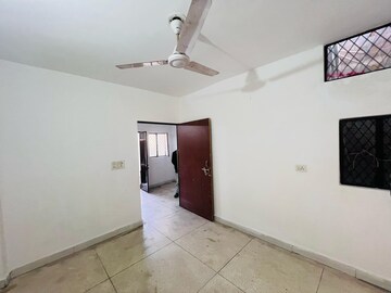 Master Bedroom in 1 BHK Builder Floor at Chattarpur – for Rent