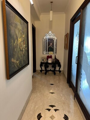 Furnished Amenities in  Shop at Hauz Khas – for Sale