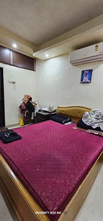 Bedroom in 2.5 BHK Apartment at Chembur – for Sale