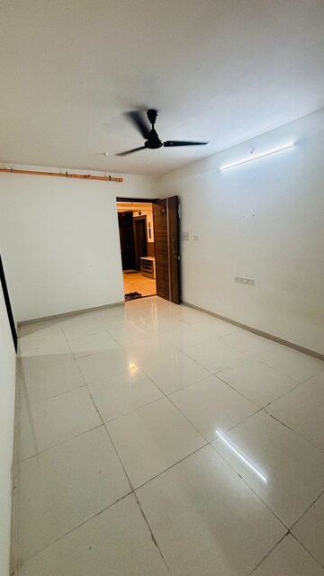 1 BHK Apartment For Rent in Chandak Nishchay, Borivali East