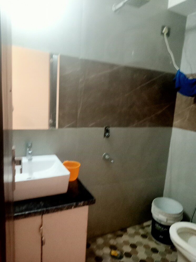 Bathroom, freedom fighters enclave 1 Bedroom 450 Sq.Ft. Builder Floor In Freedom Fighters Enclave Delhi 8467119