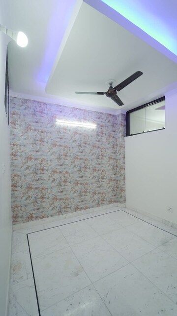 Master Bedroom in 1 BHK Builder Floor at RWA Choudhary Jagram Marg, Mukundpur – for Rent