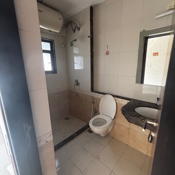 Bathroom in 3 BHK Apartment at Aristo Pearl Residency, Siddhi Vinayak Mandir Area – for Rent