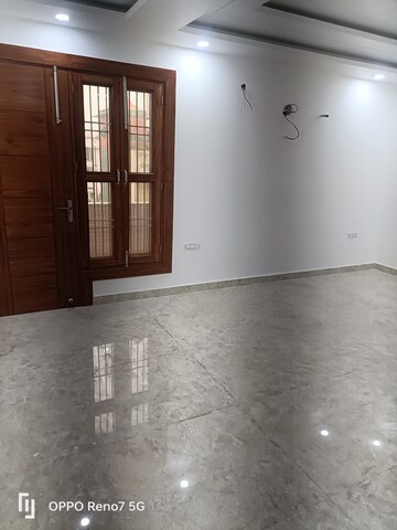 Master Bedroom in 4 BHK Builder Floor at Rajendra Nagar – for Rent