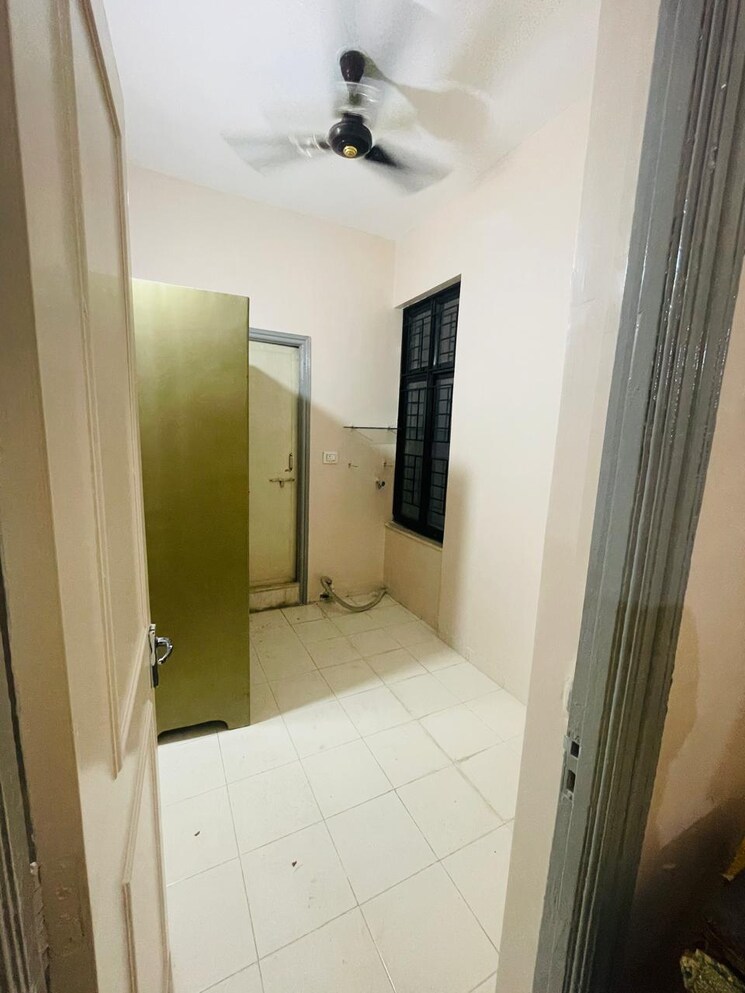 Bathroom, kumar-pushpak 2 Bedroom 1000 Sq.Ft. Apartment In Kondhwa Pune 8467212