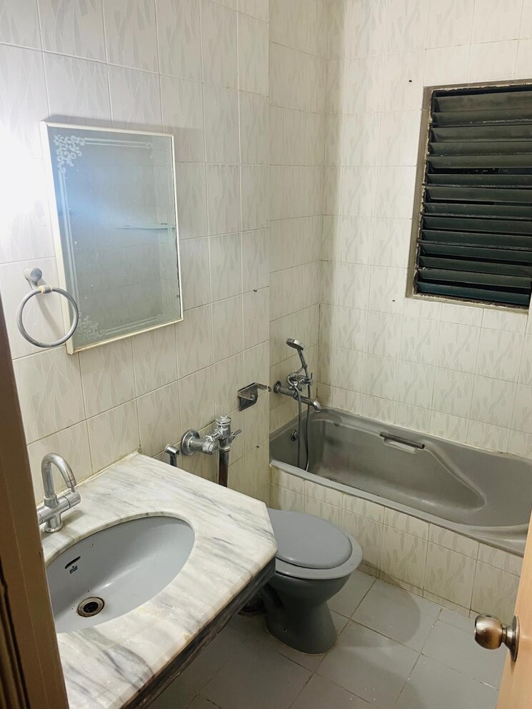 Bathroom, kumar-pushpak 2 Bedroom 1000 Sq.Ft. Apartment In Kondhwa Pune 8467212